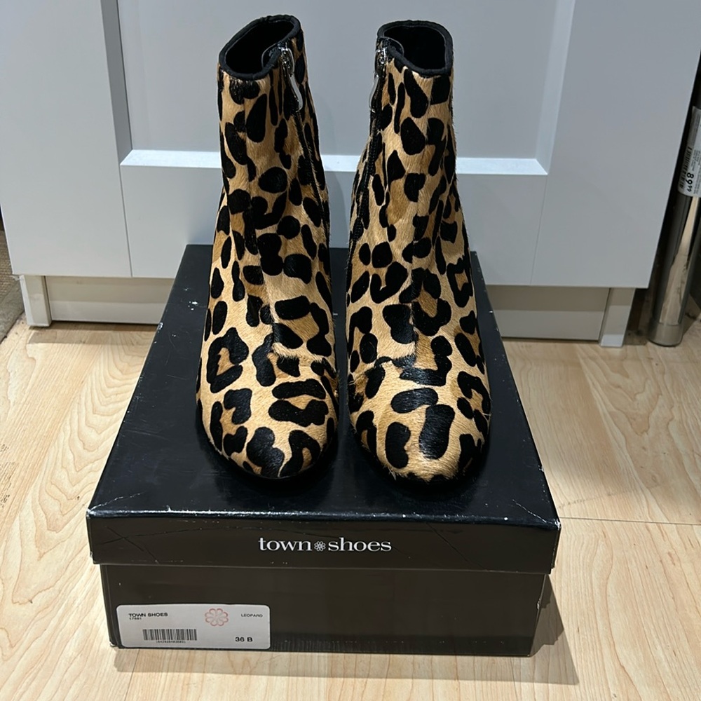 town shoes Leopard Print Ankle Boots in Size 6